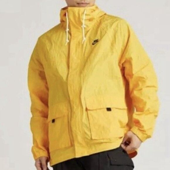 Nike Sportswear Club Men’s Size L Yellow/Black Bandon Rain Windbreaker Jacket - Picture 1 of 8